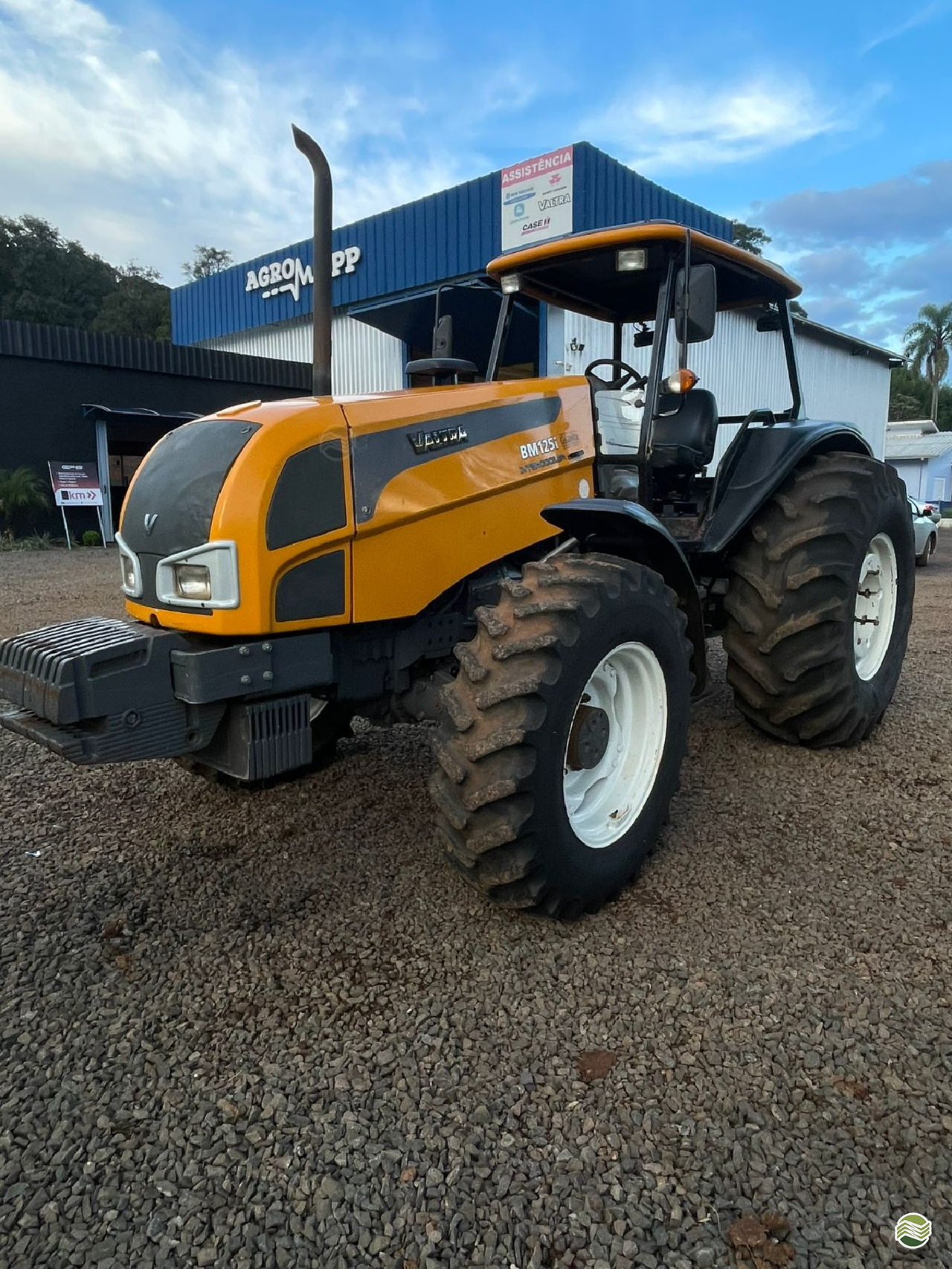 TRATOR VALTRA VALTRA BM 125 Tração 4x4 Usadão Tratores RIBEIRAO PRETO SÃO PAULO SP